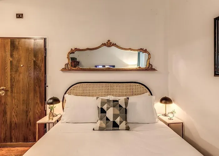 Maya Rhome Trastevere