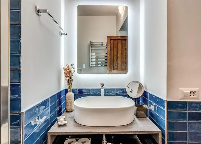Maya Rhome Trastevere